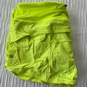 Speed Up Low-Rise Lined Short 2.5" - bright yellow